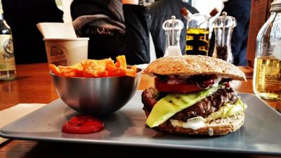 5d67c87009467.image Fast food may contribute to teen depression, study says