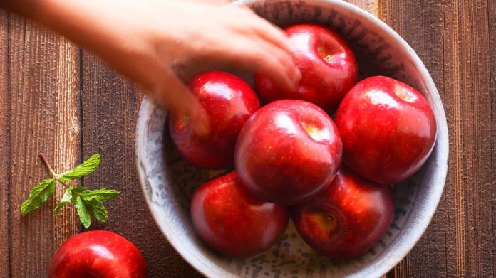 5d9cd06e2100002a0433da4e Cosmic 'Ultra-crisp, very juicy' apple variety to debut in stores in December