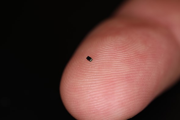 OVM6948-ON-FINGER OmniVision Revealed Smallest Image Sensor and New Miniature Camera : Details inside