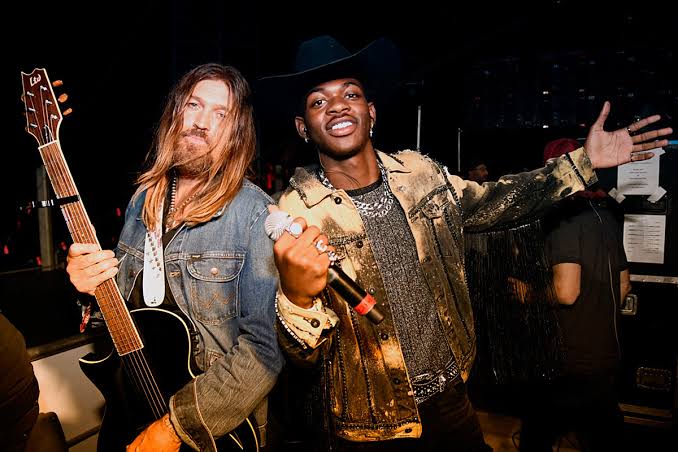 Lil Nas X Announced Break From Music at the 2019 CMA Awards - Fans shocked!