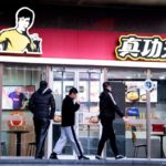 Bruce Lee's girl sues inexpensive food chain over picture use