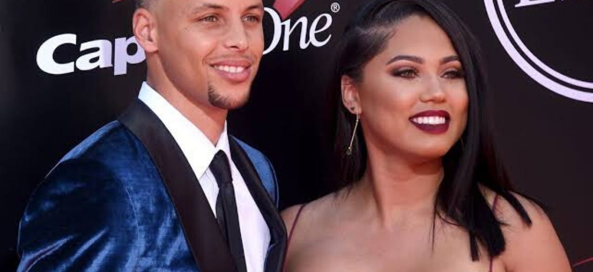 Steph and Ayesha - who have been married since 2011 and have 3 children together.