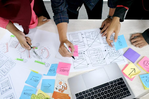 UI/UX Designers UI/UX Designers