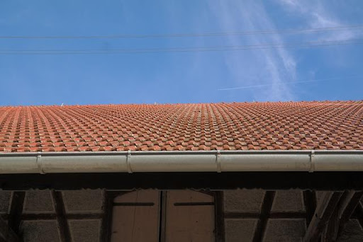 What Are Care Tips For Avid DIYers Before Calling Gutter Services What Are Care Tips For Avid DIYers Before Calling Gutter Services