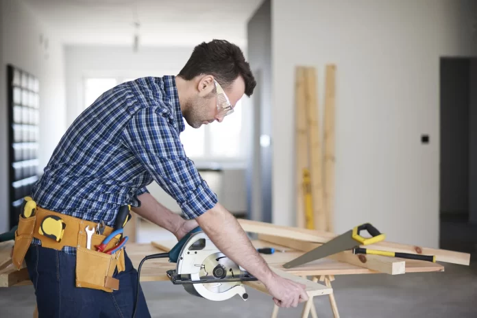 contracter-working-on-home